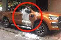 Đỗ xe "trêu người" trước cửa nhà người khác, chủ xe tá hỏa nhận "kết đắng"