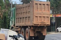 Video điều tra xe quá tải: Hành động “lạ” của CSGT và tài xế