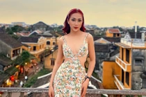 Nữ tiếp viên hàng không giá rẻ đẹp miễn chê gây bão mạng