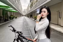 Mặc đồ tập gym ra đường, "hot girl áo dài" gây chú ý