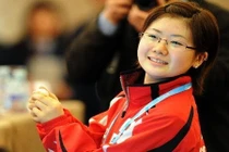 Hoa khôi bóng bàn Nhật Bản khoe dáng khi thi đấu