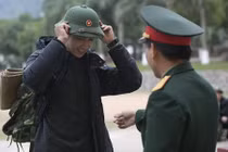 Hot boy Bình An bất ngờ "nhập ngũ" gây xôn xao