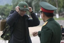 Hot boy Bình An bất ngờ "nhập ngũ" gây xôn xao