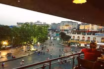 Giới trẻ tìm kiếm quán cafe ngắm phố đi bộ Hồ Gươm đẹp nhất