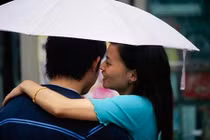 Chiếc áo ngực và đòn trừng phạt đau điếng dành cho cô vợ lẳng lơ