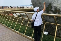 CĐM “điên tiết” với người vẽ bậy lên cầu Vàng Đà Nẵng