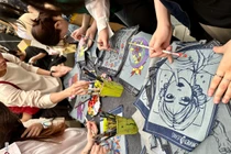 Giới trẻ biến đồ jeans cũ thành đồ hữu ích, tại sao không?