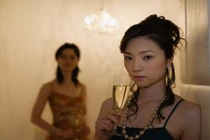 Nửa đêm bước vào phòng chị gái, choáng váng cảnh tượng bất ngờ