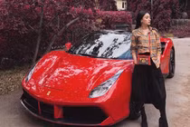 Hot girl Việt lấy chồng Thái Lan, bất ngờ ngồi trên đống của sang chảnh