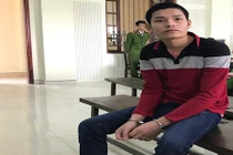 Lấy gậy ném người đi đường tử vong