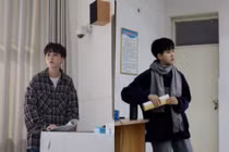 Nữ giảng viên đẹp phi giới tính, đứng giảng đường gây bão