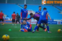 Buổi tập tràn ngập tiếng cười của thầy trò ĐTQG Việt Nam