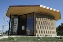 Nhà in 3D từ đất và vỏ trấu với chi phí 1.000 USD