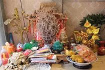 Sáng lẩm nhẩm bài khấn Thần Tài này trưa tiền ùa vào như vũ bão