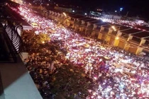 Dân mạng hốt hoảng với hình ảnh lễ hội Hoa đăng Tây Thiên "thất thủ"