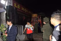 Khai ấn đền Trần 2018: Nhiều đại biểu chia lộc trong đền Thiên Trường 