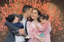 Sinh liền 2 con cho chồng đại gia, hot girl Hà thành "bán than"