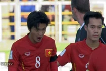 Phục vụ ĐT Việt Nam, Tuấn Anh bị xô cả hàm răng?