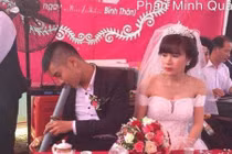 Chủ rể tranh thủ “nâng cao sĩ diện” bên cô dâu trong ngày cưới