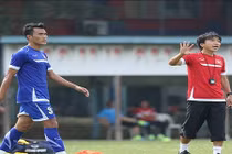 Lệnh cấm kỳ quặc của các huấn luyện viên ngoại 