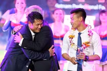 Bị xúc phạm tại Gala, HLV Hữu Thắng bỏ về giữa chừng