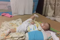 Hội nhóc tì khiến dân mạng cười ngặt nghẽo vì dáng ngủ "chẳng giống ai"