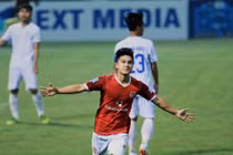 Vừa được triệu tập vào U23 Việt Nam, cầu thủ Việt kiều lập tức chiếm “sóng“