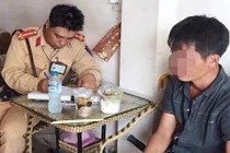 Bỏ trốn vì chủ mỏ vàng tệ bạc, phu vàng kiệt sức ngất lịm