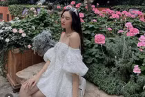 Lên chức mẹ, “tiểu thư RMIT" Tường San vẫn sở hữu body "nàng thơ"