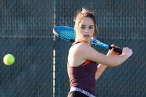 "Ngỡ ngàng" vẻ đẹp tựa thiên thần của tay vợt nữ 14 tuổi