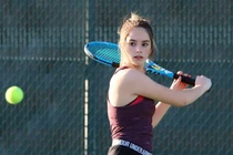 "Ngỡ ngàng" vẻ đẹp tựa thiên thần của tay vợt nữ 14 tuổi