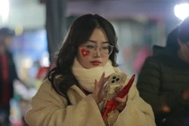 Dàn nữ CĐV xinh đẹp cổ vũ ĐT Việt Nam đấu Myanmar