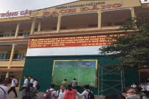 Ngôi trường bá đạo lắp màn hình để học sinh cổ vũ Olympic Việt Nam