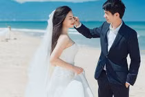 Chuyện tình bình dị của cặp đôi trong đám cưới 10 tỷ đồng