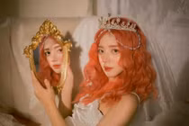 Nhuộm tóc style "chói trang", hot girl NEU đẹp cân cả thế giới