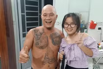 Lộ nhan sắc con gái “ông chủ sạp rau” hot nhất MXH vừa qua