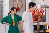 Giữa tin đồn chia tay, "DJ búp bê" và bạn trai có động thái