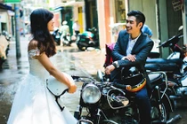 Ảnh cưới bên xe độ của chàng thợ xăm và nàng stylist