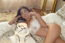 Nữ rich kid Việt - Thảo Nhi Lê lên đồ ngày càng táo bạo 