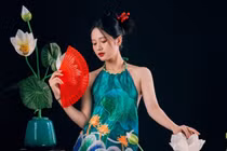 Khoe ảnh đón Trung thu, gái xinh trường Bách khoa hút hồn netizen