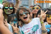 Vlogger An Nguy “nhí nhố” khuấy động đường chạy sắc màu