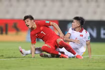 Đội tuyển Việt Nam thua Trung Quốc, cầu thủ nào nhận "gạch" nhiều nhất?