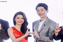 Bỏ Song Hye Kyo ở Hàn, Song Joong Ki sang Thái gặp mỹ nhân