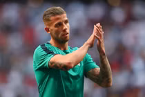 Chuyển nhượng bóng đá mới nhất: MU hết cơ hội với sao Tottenham giá rẻ