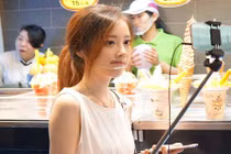 Nữ streamer có "góc nghiêng thần thánh" hớp hồn trai trẻ