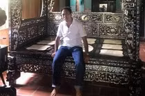 'Vua' đồ cổ đất quít Tiều và chiếc giường trị giá 3 tỉ đồng