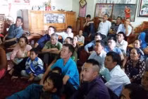 Người thân mang gì sang Trung Quốc tiếp sức cho cầu thủ U23 Việt Nam