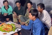 Chơi sang như Lộc Fuho mua cua hoàng đế mở tiệc đãi thợ