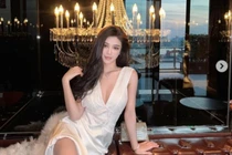 Chân dài 9x Trung Quốc khoe body "vệ nữ" khiến fan nam trầm trồ