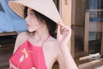 Mặc yếm hồng, cô gái khiến dân mạng “truy tìm” ráo riết vì điều này